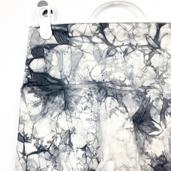 Lululemon Grey & White Marble Pattern Athletic Leggings - Picture 4 of 12